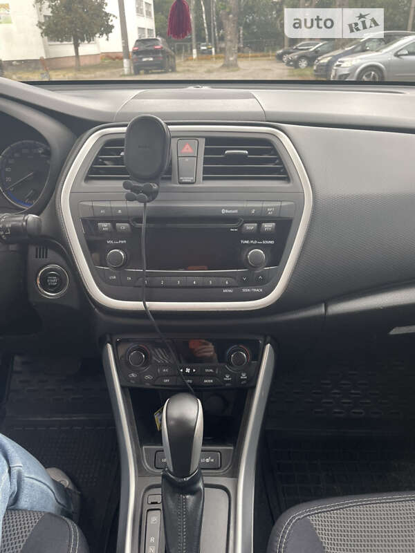 Внедорожник / Кроссовер Suzuki SX4 2014 в Черкассах