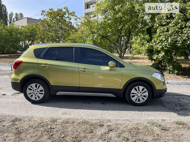 Внедорожник / Кроссовер Suzuki SX4 2014 в Черкассах