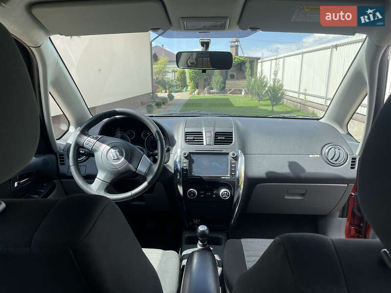 Позашляховик / Кросовер Suzuki SX4 2012 в Ужгороді