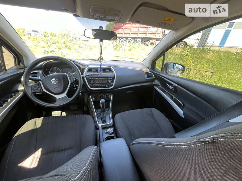 Внедорожник / Кроссовер Suzuki SX4 2019 в Полтаве
