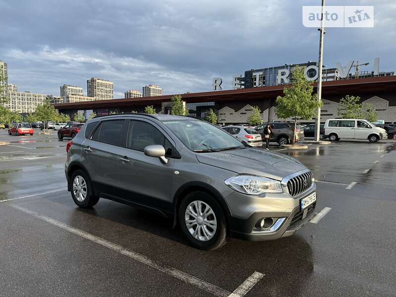 Внедорожник / Кроссовер Suzuki SX4 2017 в Киеве