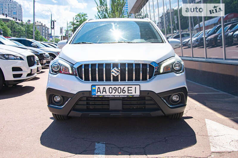 Внедорожник / Кроссовер Suzuki SX4 2017 в Киеве