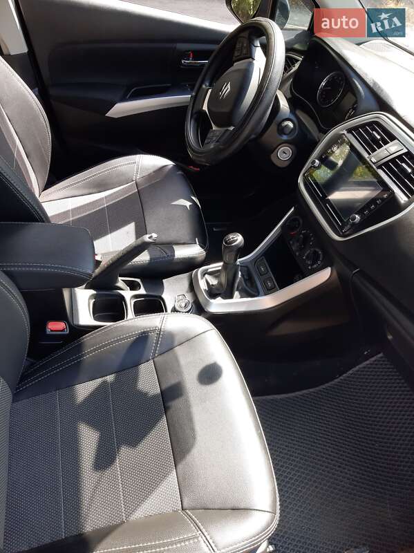 Позашляховик / Кросовер Suzuki SX4 2020 в Харкові