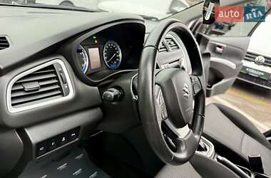 Внедорожник / Кроссовер Suzuki SX4 2014 в Киеве