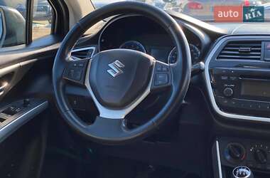 Внедорожник / Кроссовер Suzuki SX4 2016 в 