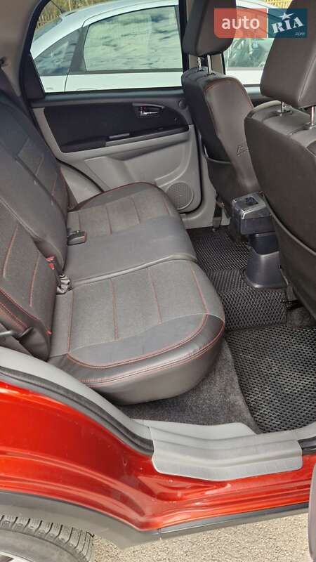 Внедорожник / Кроссовер Suzuki SX4 2012 в 