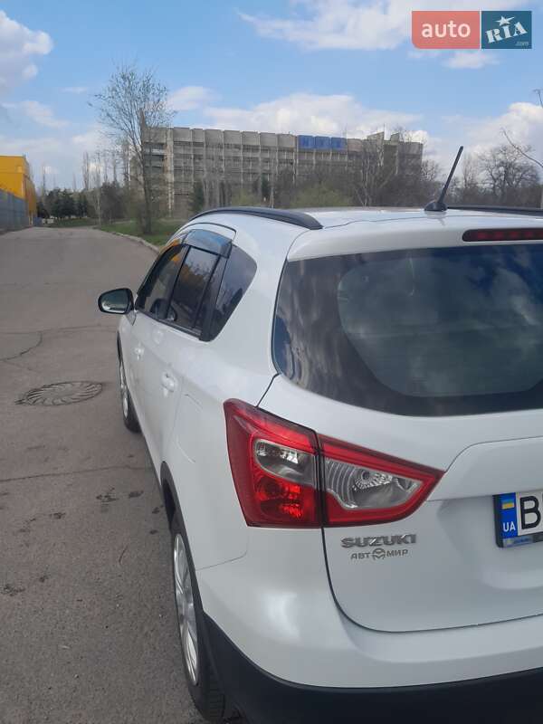 Позашляховик / Кросовер Suzuki SX4 2017 в Миколаєві