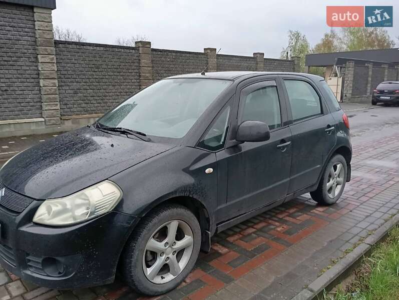 Внедорожник / Кроссовер Suzuki SX4 2009 в 