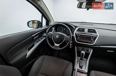 Внедорожник / Кроссовер Suzuki SX4 2017 в 