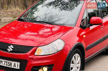 Внедорожник / Кроссовер Suzuki SX4 2014 в 