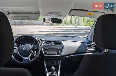 Позашляховик / Кросовер Suzuki SX4 2021 в 
