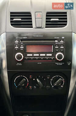 Внедорожник / Кроссовер Suzuki SX4 2011 в 