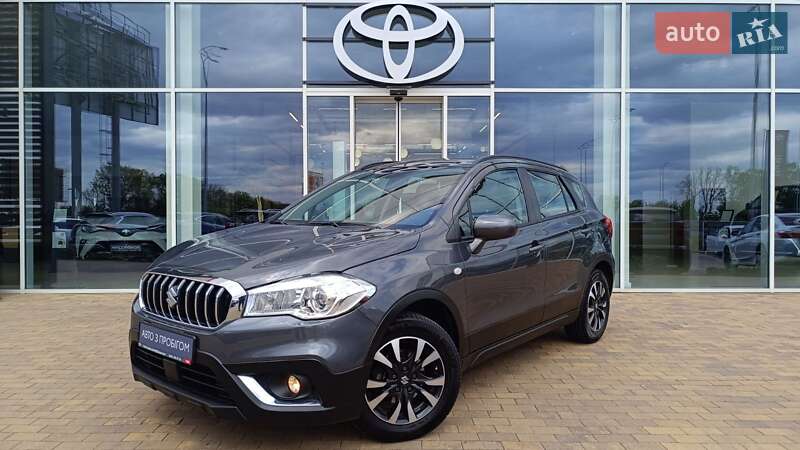 Позашляховик / Кросовер Suzuki SX4 2017 в 