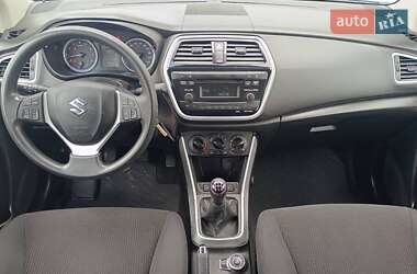 Позашляховик / Кросовер Suzuki SX4 2017 в 