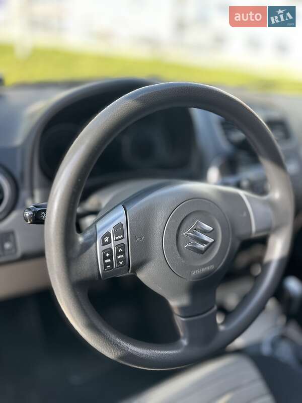 Внедорожник / Кроссовер Suzuki SX4 2014 в Житомире