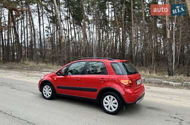 Позашляховик / Кросовер Suzuki SX4 2014 в 