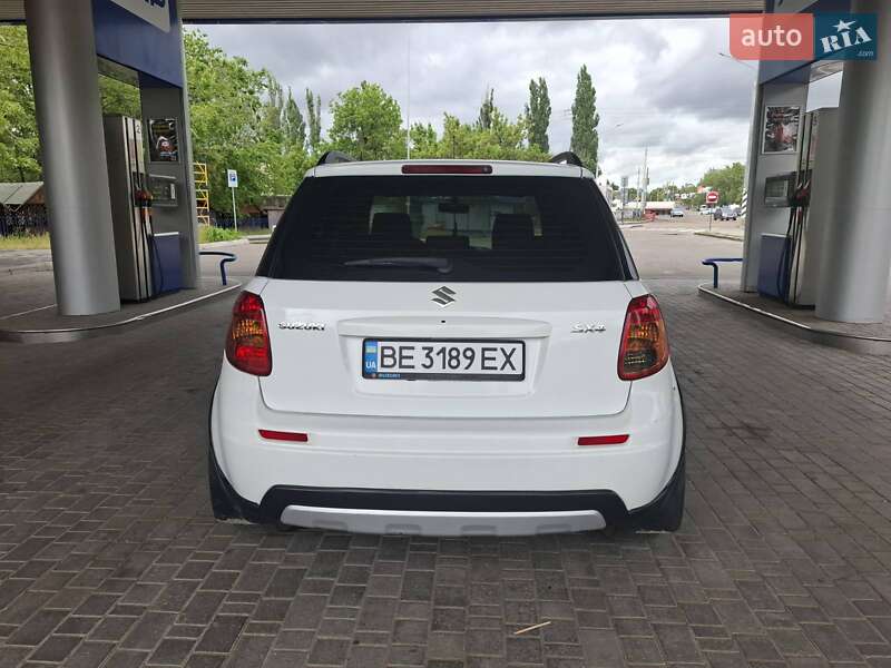 Внедорожник / Кроссовер Suzuki SX4 2012 в Николаеве