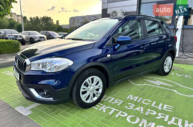 Внедорожник / Кроссовер Suzuki SX4 2017 в 