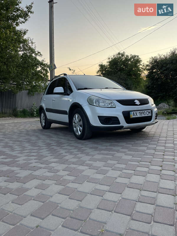 Позашляховик / Кросовер Suzuki SX4 2011 в Харкові