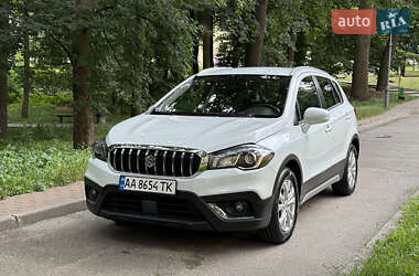 Внедорожник / Кроссовер Suzuki SX4 2018 в Киеве