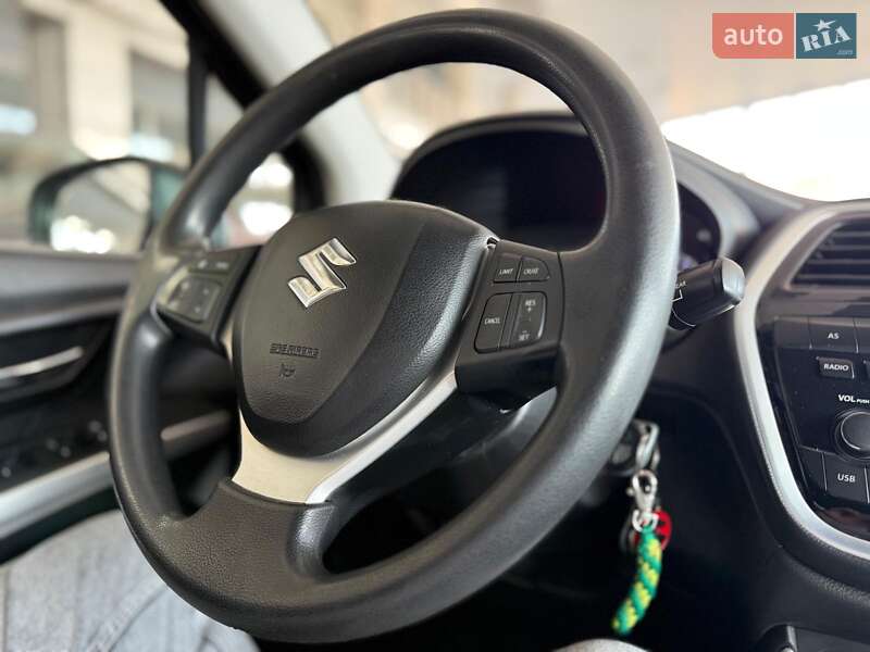 Позашляховик / Кросовер Suzuki SX4 2018 в Одесі