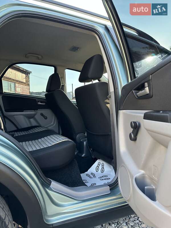 Внедорожник / Кроссовер Suzuki SX4 2012 в Смеле