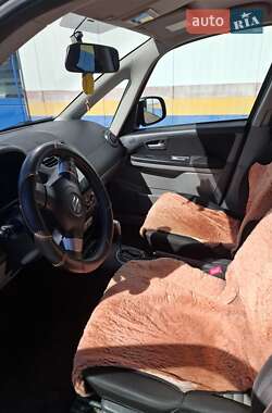 Позашляховик / Кросовер Suzuki SX4 2013 в 
