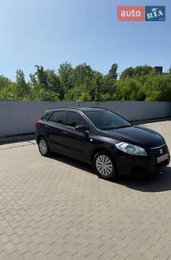 Позашляховик / Кросовер Suzuki SX4 2015 в Києві
