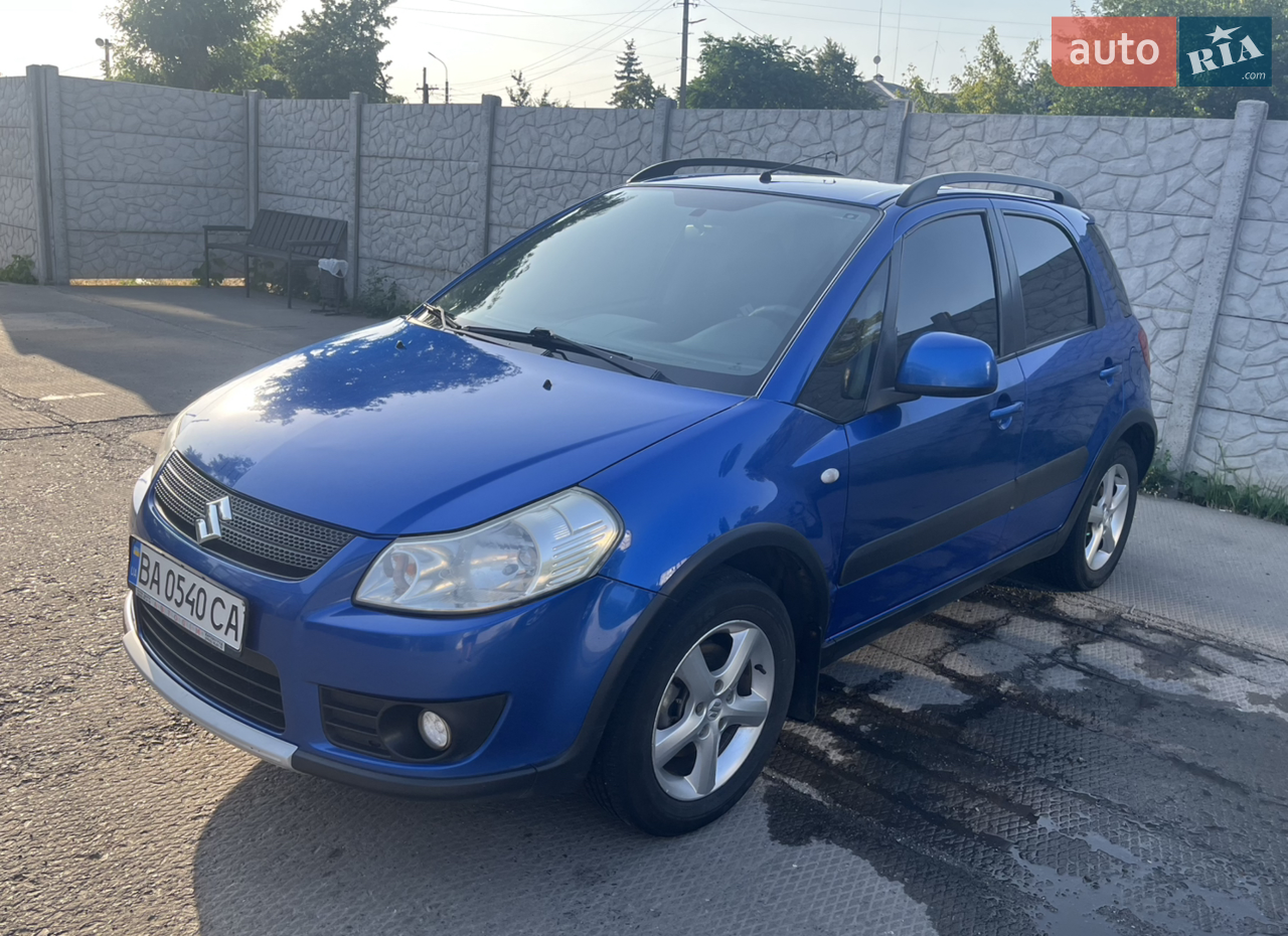 Власник по тп, купляв в 2019р. Максимальна комплектація, безключовий доступ, центральний замок, повний привід, встановлена двостороння сигналізація, дороге ГБО brc, фаркоп, тонування, встановлено захист двигуна, заднього моста та радіатора, кондиціонер працює, новий акб Bosch. Двигун після кап. ремонту, нове зчеплення, нові радіатори основний і пічки, ходовка зроблена, рульова рейка зроблена, всі розхідники замінені (масла, фільтра, антифриз), є сервісна книжка із записами, два ключа, комплект зимової гуми на дисках. Не бита, всі подушки безпеки на місці (8шт.), вікна рідні, крім лобового (купував авто із заміненим), гаражне зберігання. Кого цікавить пишіть, дзвоніть, додаткові фото надам. Торг.