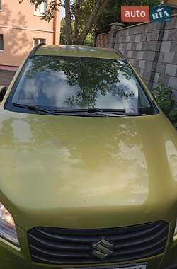 Внедорожник / Кроссовер Suzuki SX4 2014 в Ровно