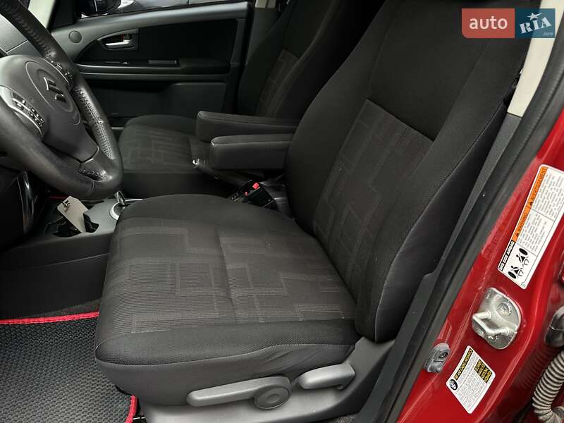 Позашляховик / Кросовер Suzuki SX4 2012 в Дніпрі