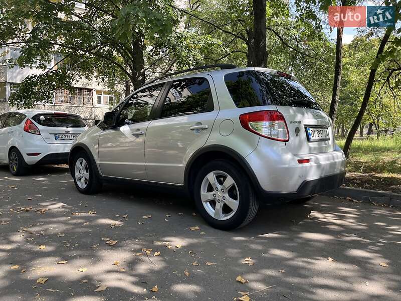 Внедорожник / Кроссовер Suzuki SX4 2010 в Харькове