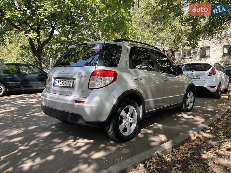 Внедорожник / Кроссовер Suzuki SX4 2010 в Харькове