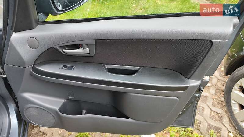 Седан Suzuki SX4 2008 в Львові