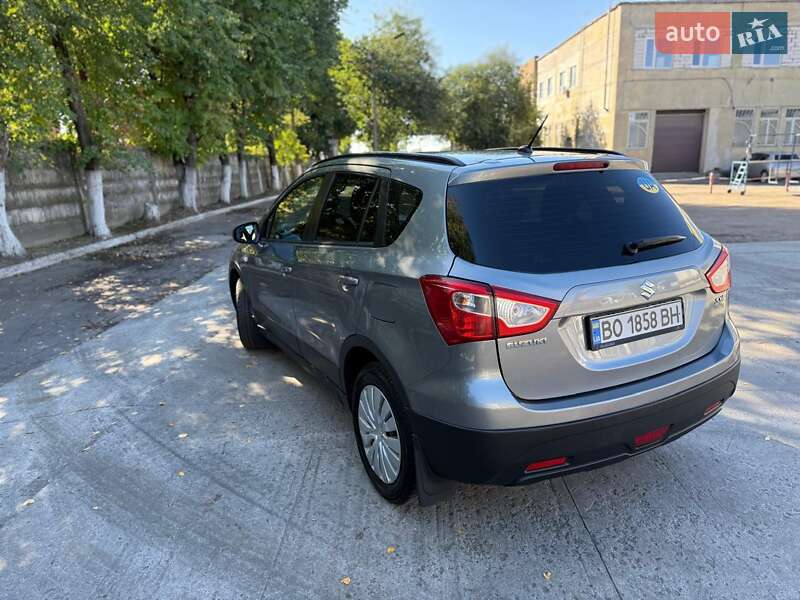 Позашляховик / Кросовер Suzuki SX4 2015 в Рівному