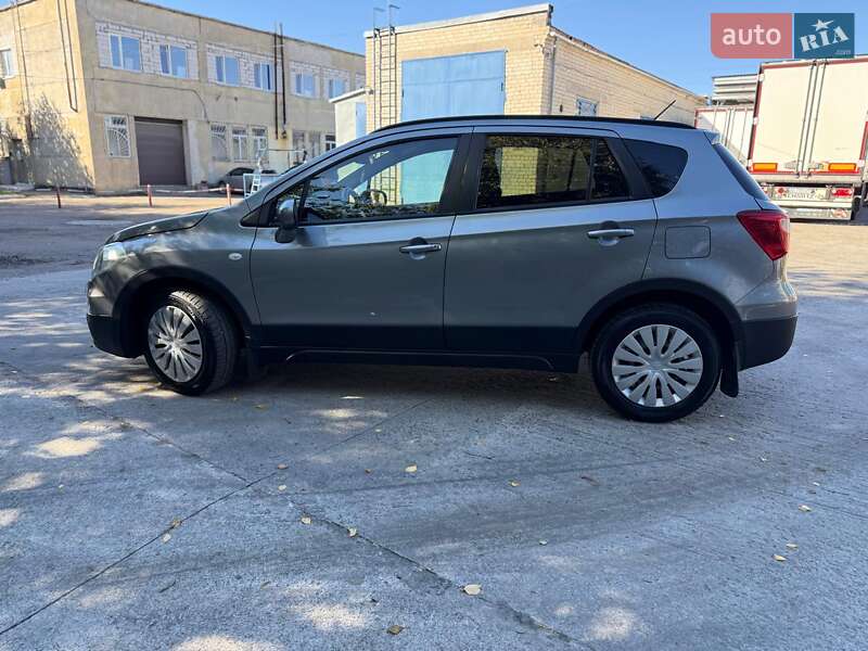 Позашляховик / Кросовер Suzuki SX4 2015 в Рівному