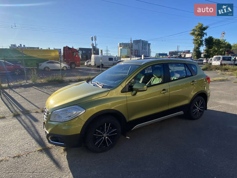 Позашляховик / Кросовер Suzuki SX4 2014 в Києві
