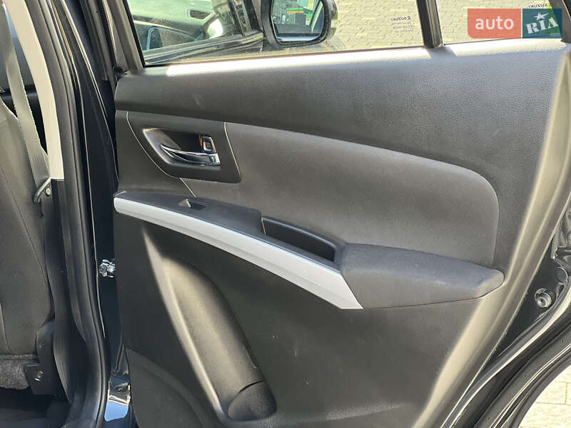 Внедорожник / Кроссовер Suzuki SX4 2017 в Ужгороде фото 37 Внедорожник / Кроссовер Suzuki SX4 2017 в Ужгороде