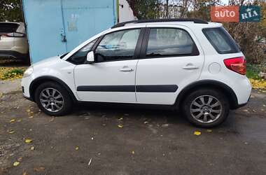 Внедорожник / Кроссовер Suzuki SX4 2014 в Киеве