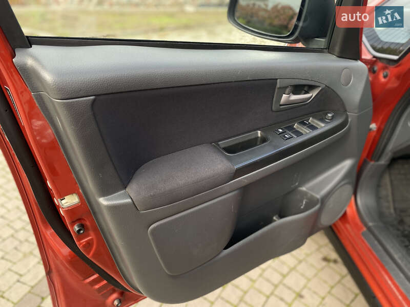 Позашляховик / Кросовер Suzuki SX4 2012 в Бучі