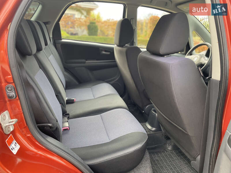 Позашляховик / Кросовер Suzuki SX4 2012 в Бучі