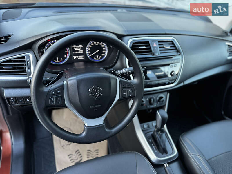 Внедорожник / Кроссовер Suzuki SX4 2017 в Киеве