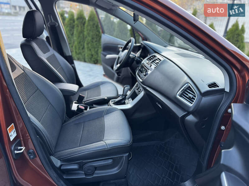 Внедорожник / Кроссовер Suzuki SX4 2017 в Киеве