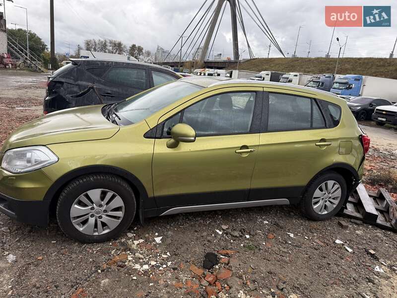 Внедорожник / Кроссовер Suzuki SX4 2015 в Киеве