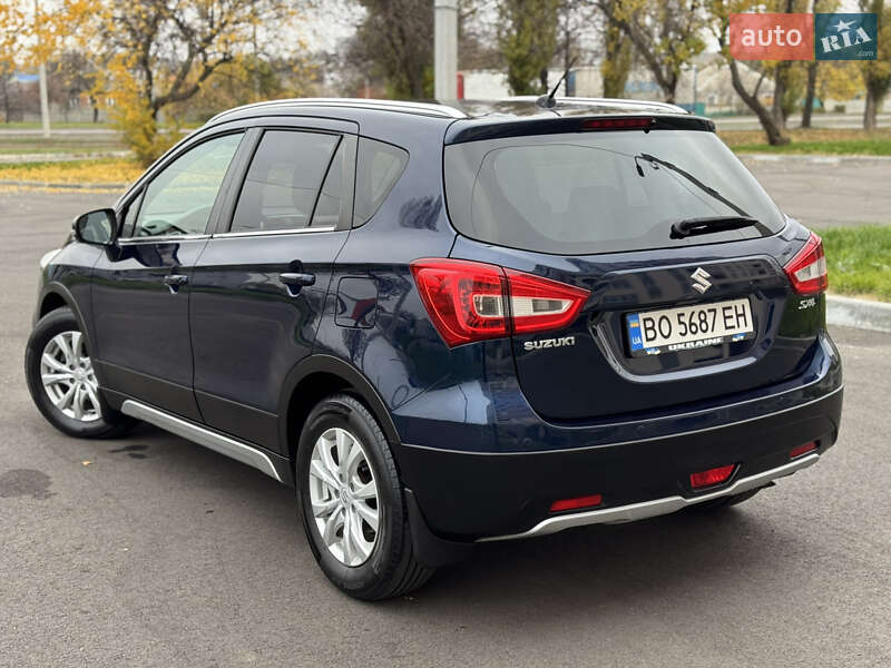 Внедорожник / Кроссовер Suzuki SX4 2017 в Харькове
