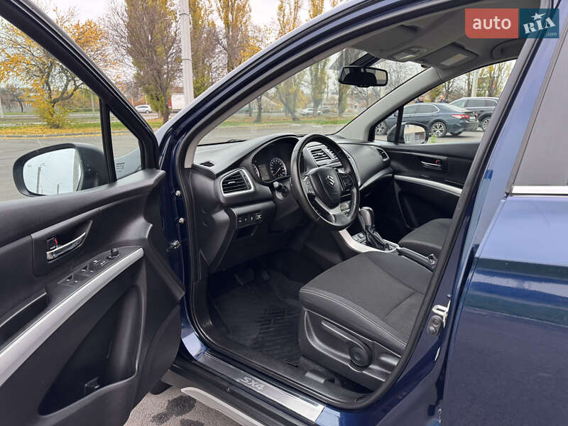 Внедорожник / Кроссовер Suzuki SX4 2017 в Харькове
