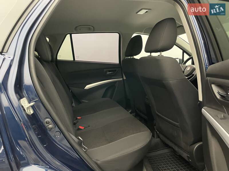 Внедорожник / Кроссовер Suzuki SX4 2019 в Киеве