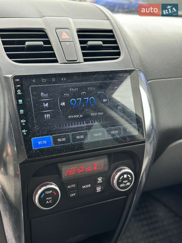 Внедорожник / Кроссовер Suzuki SX4 2011 в Богуславе