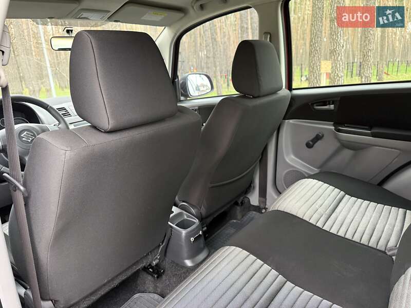 Позашляховик / Кросовер Suzuki SX4 2014 в Києві