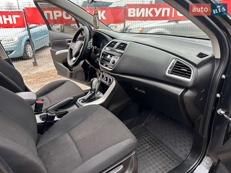 Внедорожник / Кроссовер Suzuki SX4 2017 в Днепре